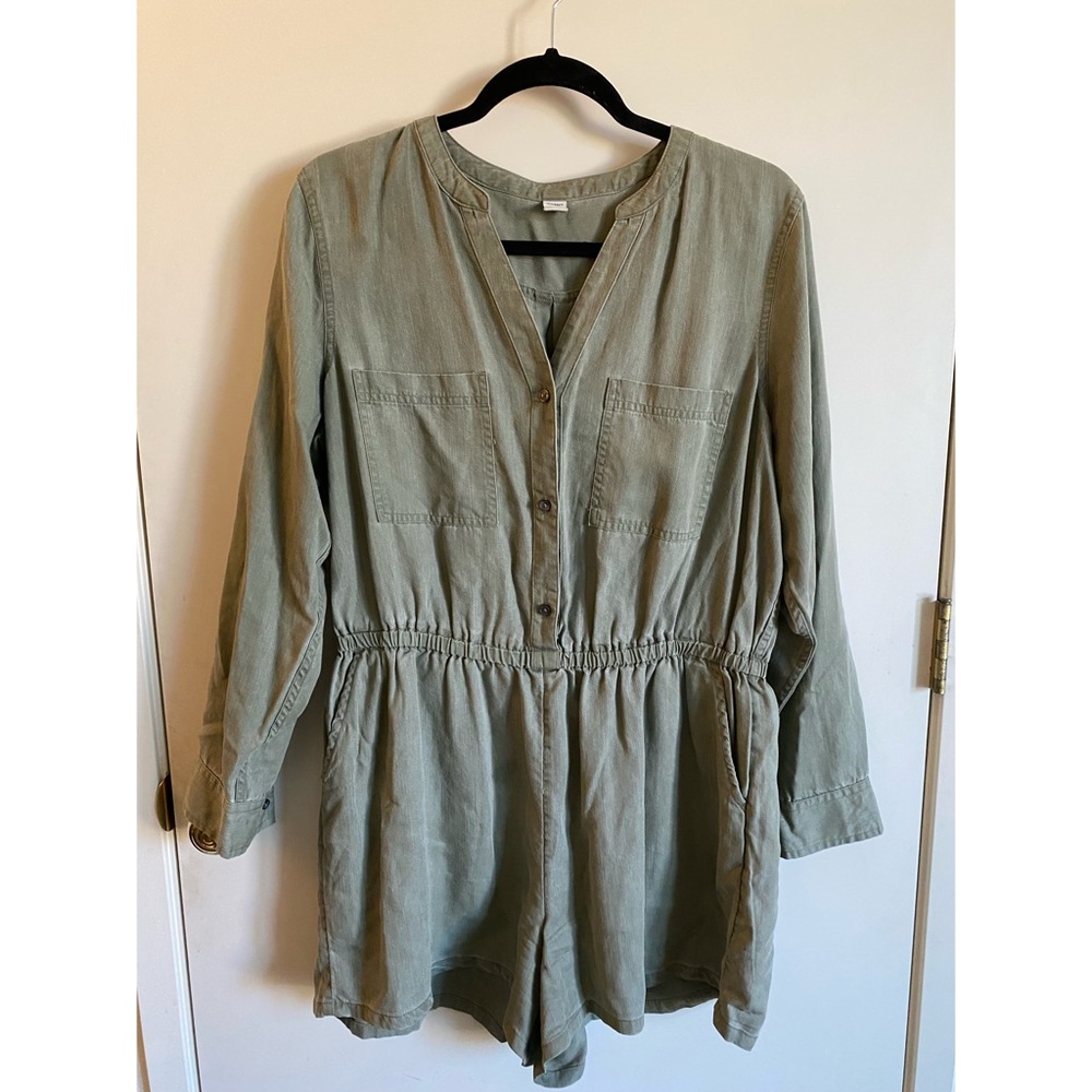 Old navy long sleeve olive romper Large